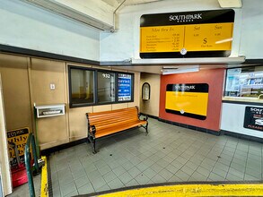 932 SW Taylor St, Portland, OR for lease Building Photo- Image 2 of 5