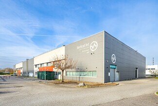 Plus de détails pour 50 Rue Jean Zay, Saint-Priest - Local d'activités à louer