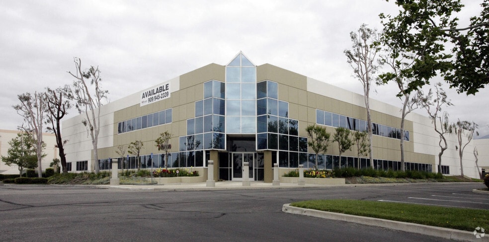 10860 6th St, Rancho Cucamonga, CA for lease - Primary Photo - Image 1 of 20