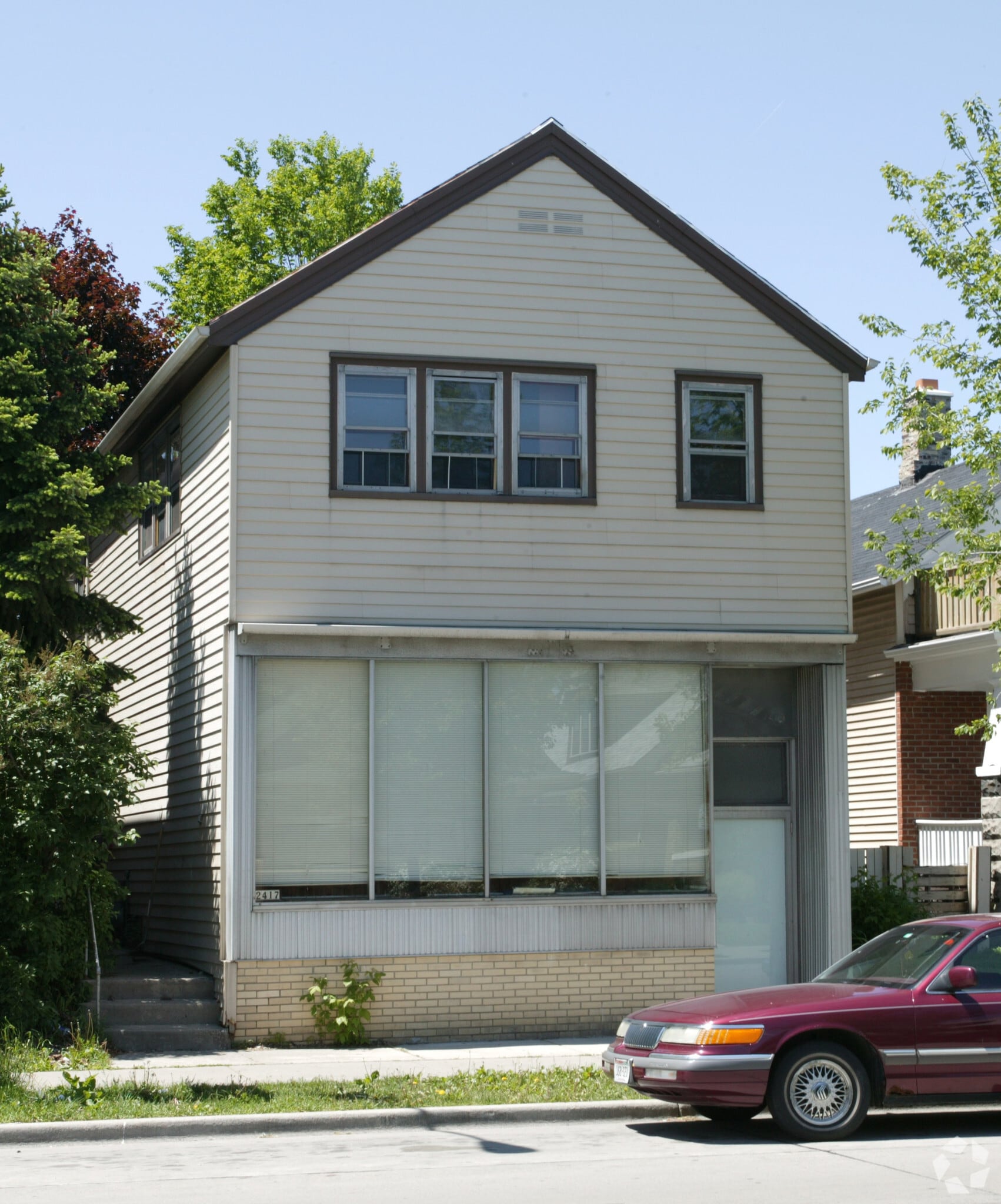2417 S Howell Ave, Milwaukee, WI for lease Primary Photo- Image 1 of 2