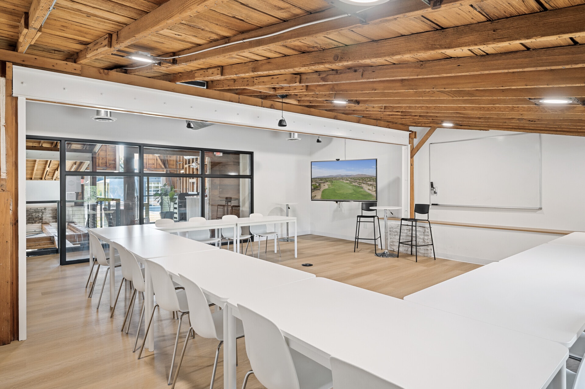 1153 SE 16th Ave, Minneapolis, MN for lease Interior Photo- Image 1 of 3