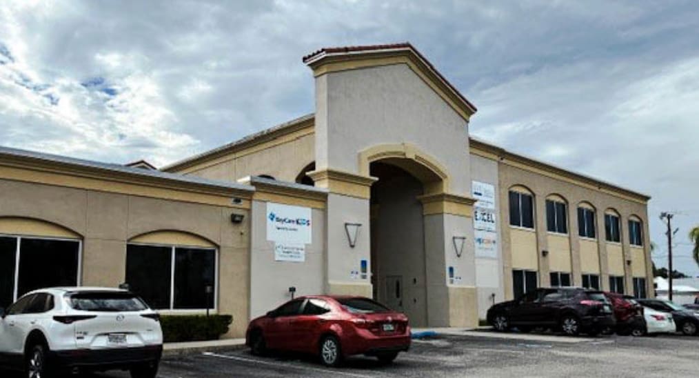 1417 Lakeland Hills Blvd, Lakeland, FL for lease Interior Photo- Image 1 of 4