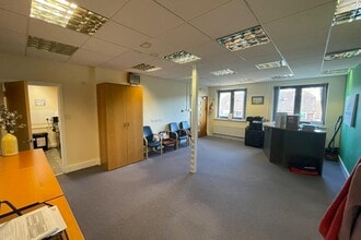 Mitre Way, Battle for lease Interior Photo- Image 2 of 9