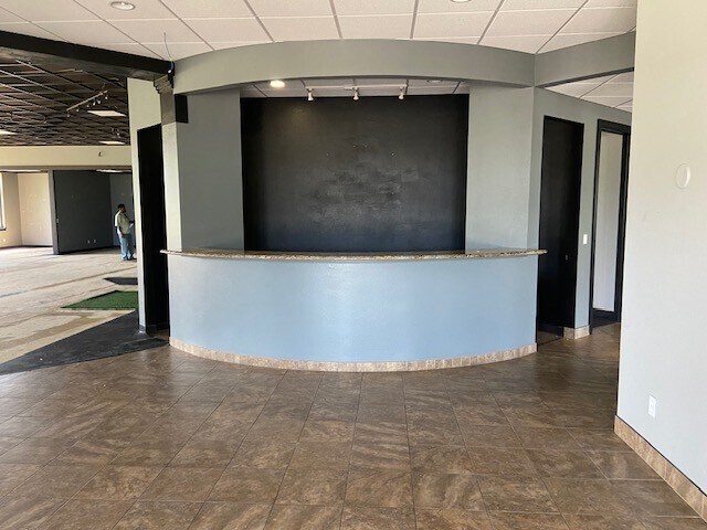 2021 N Casaloma Dr, Appleton, WI à louer - Photo du bâtiment - Image 2 de 5