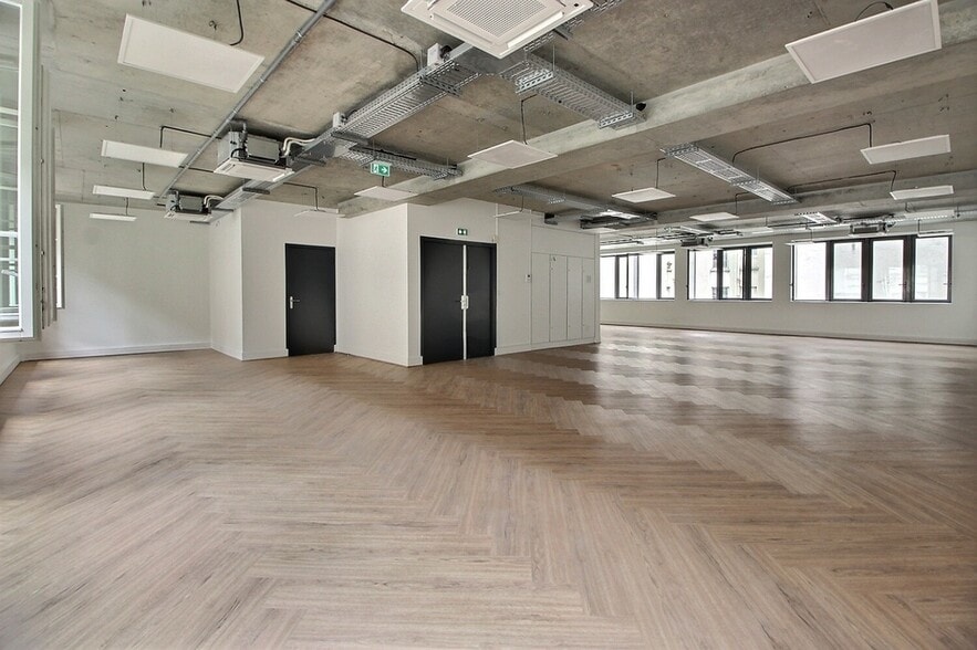 18 Rue D'Hauteville, Paris for lease - Building Photo - Image 2 of 10
