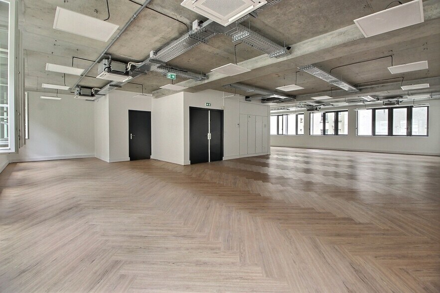 18 Rue D'Hauteville, Paris à louer - Photo du bâtiment - Image 2 de 10