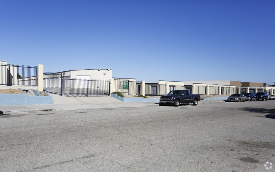 42654 N 10th St W, Lancaster, CA for sale - Primary Photo - Image 1 of 4