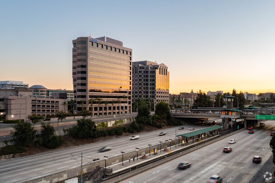 300 N Lake Ave, Pasadena, CA à louer - Aérien - Image 2 de 11