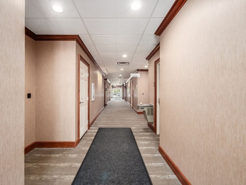 4100 Horizons Dr, Columbus, OH à louer - Photo du bâtiment - Image 3 de 16