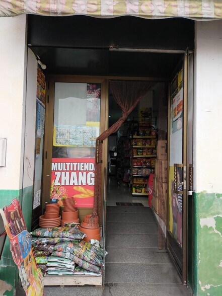Commerce de détail dans Cáceres, Cáceres à vendre - Photo du bâtiment - Image 3 de 3