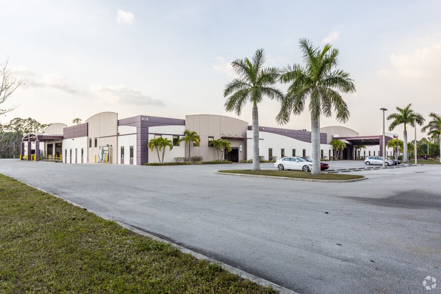 11600 Adelmo Ln, Fort Myers, FL for lease - Building Photo - Image 2 of 8