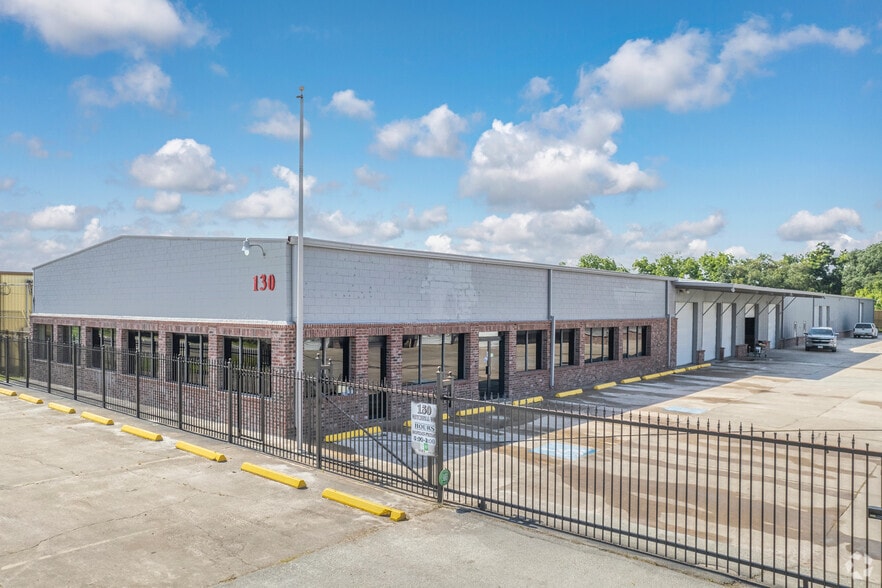 130 Mitchell Rd, Houston, TX for lease - Building Photo - Image 1 of 34
