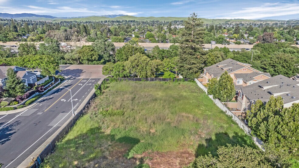 19251 San Ramon Valley Blvd, San Ramon, CA à vendre - Photo du bâtiment - Image 3 de 15