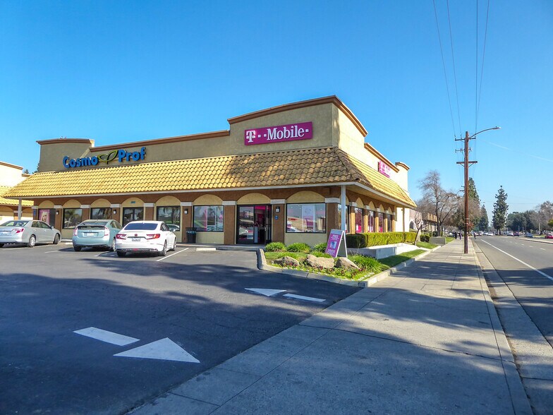 3109-3285 E Shields Ave, Fresno, CA à louer - Photo du bâtiment - Image 2 de 4