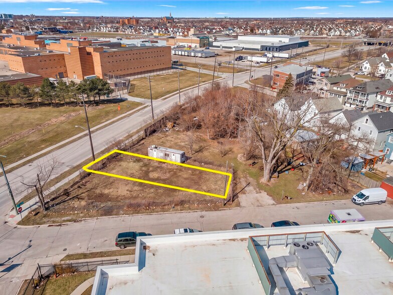 8312 Conant, Hamtramck, MI à vendre - Photo du bâtiment - Image 1 de 14