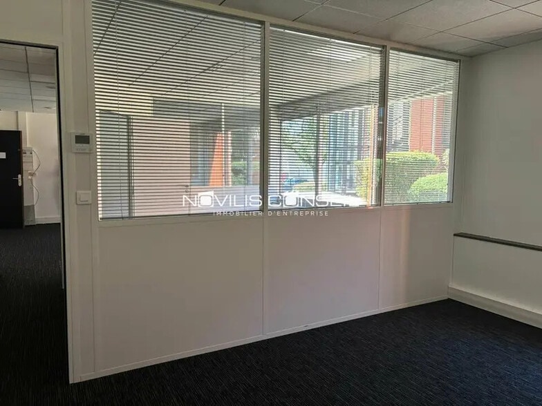 Office in Labège for lease - Interior Photo - Image 3 of 5