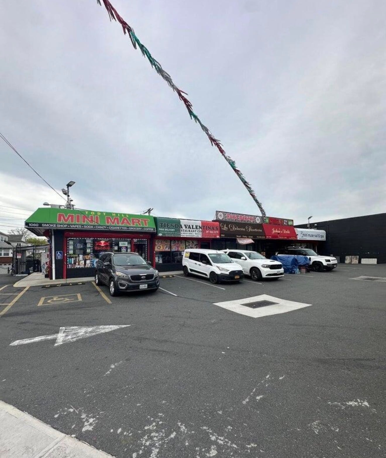 1060 Richmond Rd, Staten Island, NY for lease Building Photo- Image 1 of 10