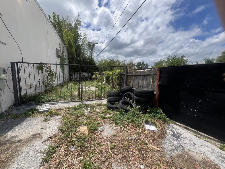 7704 W Hillsborough Ave, Tampa, FL for lease - Building Photo - Image 3 of 10