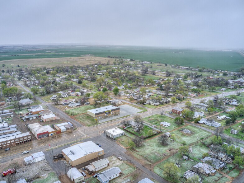 200 N Broadway Ave, Geary, OK à vendre - Photo du bâtiment - Image 2 de 32