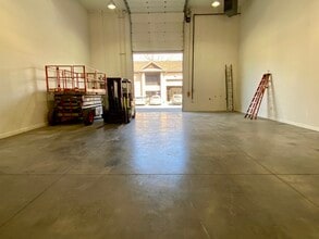 1000 Cannons Ct, Woodbridge, VA for lease Interior Photo- Image 2 of 5