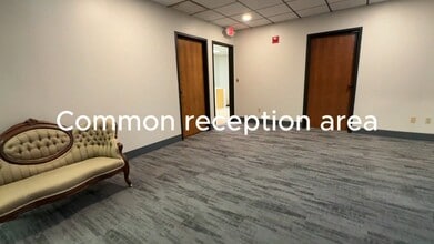 40 Adloff Ln, Springfield, IL à louer - Vidéo sur l’inscription commerciale