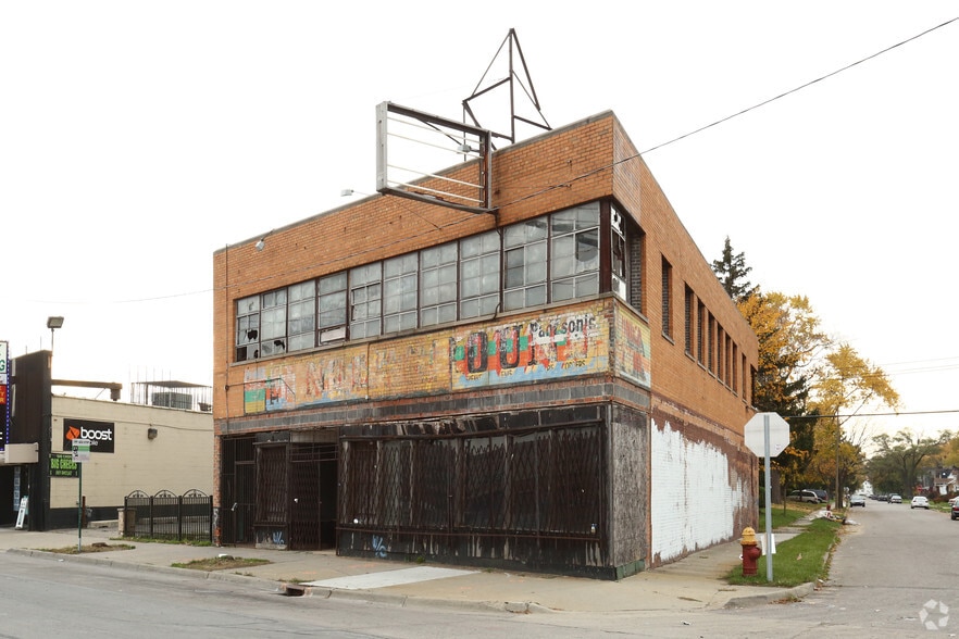 15651 W Grand River Ave, Detroit, MI for sale - Primary Photo - Image 1 of 5