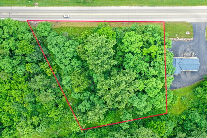 1655 Xenia Ave, Yellow Springs, OH à vendre - Photo du bâtiment - Image 2 de 13