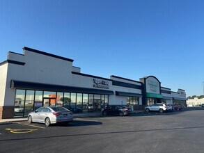 511 Windward Dr, Newton, KS for lease Interior Photo- Image 1 of 21