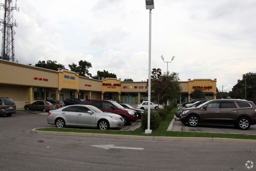 2001 E Fletcher Ave, Tampa, FL à louer - Photo du bâtiment - Image 2 de 3