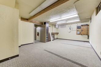 1319 N Classen Dr, Oklahoma City, OK for lease Interior Photo- Image 2 of 2