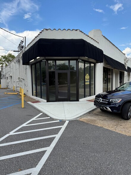 1850-1860 Airport Blvd, Mobile, AL à louer - Photo du bâtiment - Image 2 de 7