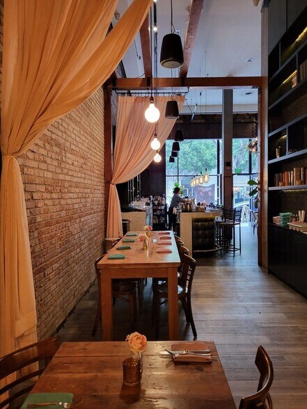 819 S Flower St, Los Angeles, CA à louer - Photo du bâtiment - Image 2 de 10