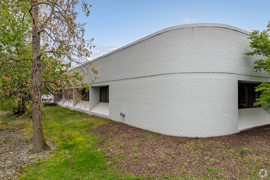 2700 Product Dr, Rochester Hills, MI for lease - Building Photo - Image 3 of 6