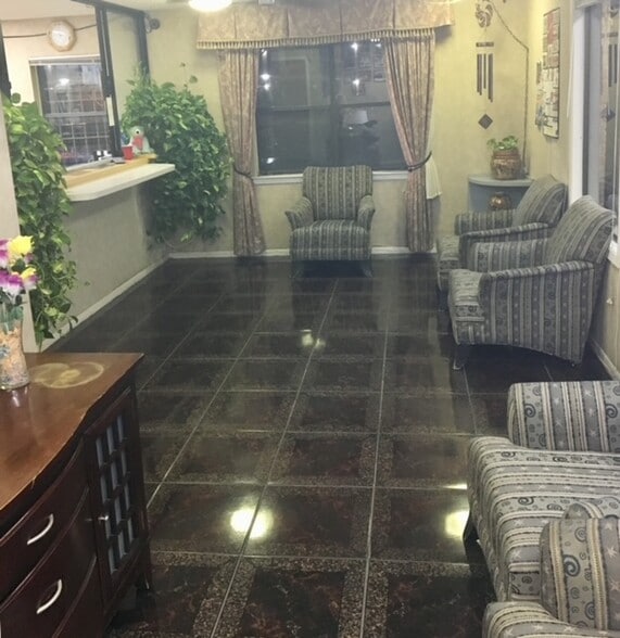 600 W Palestine St, Mexia, TX à vendre - Hall d’entrée - Image 2 de 15