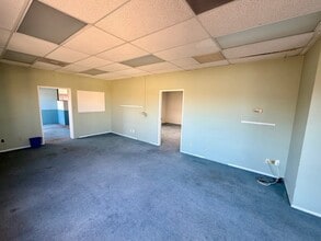 3175-3185 Midway Dr, San Diego, CA à louer Photo intérieure- Image 2 de 2