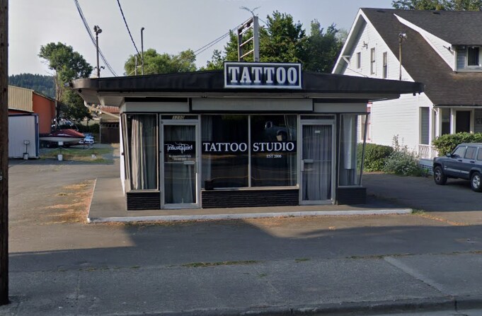 E Main Mixed Use portefeuille de 2 propriétés à vendre sur LoopNet.ca - Photo du bâtiment - Image 2 de 3