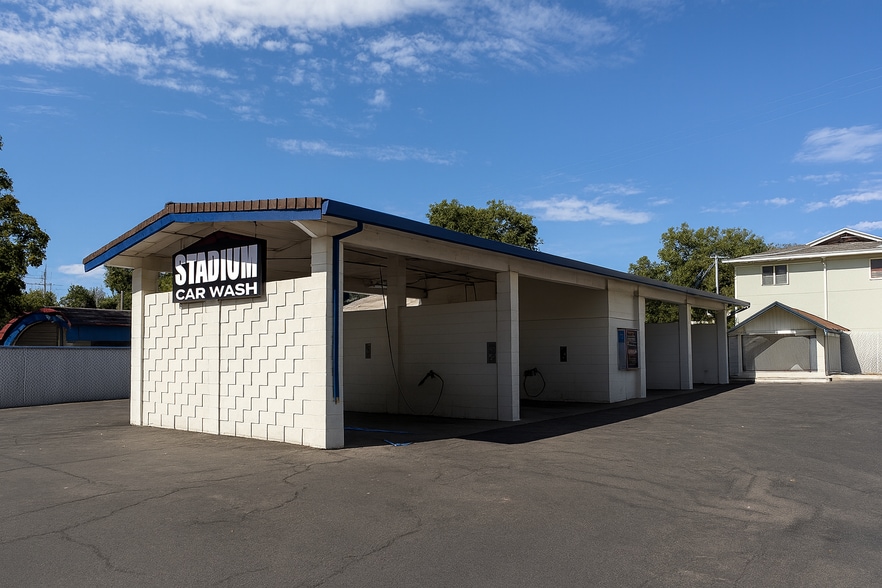 Chico State Self Serve Car Washes portfolio of 2 properties for sale on LoopNet.ca - Building Photo - Image 2 of 2