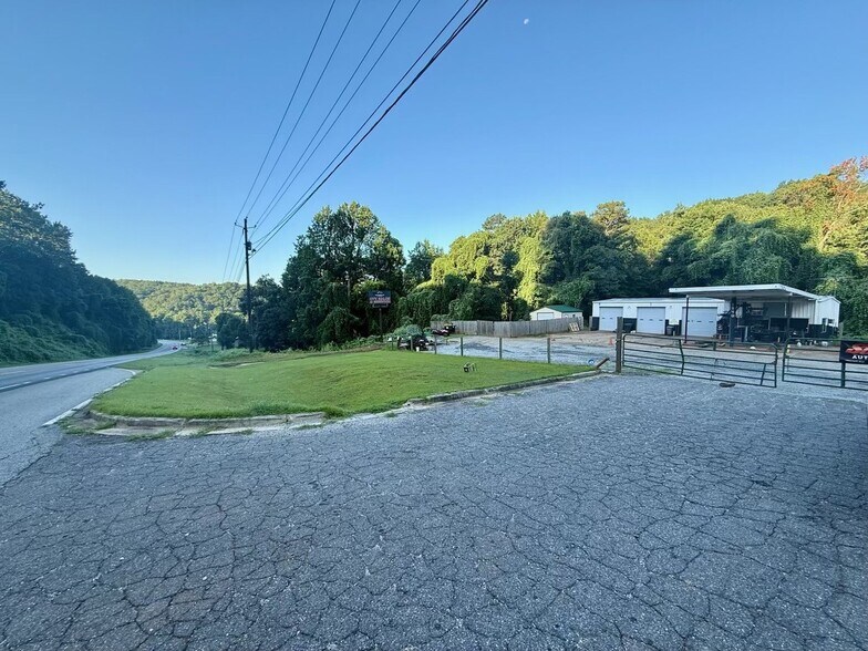 1640 S Chestatee, Dahlonega, GA à vendre - Photo du bâtiment - Image 3 de 18