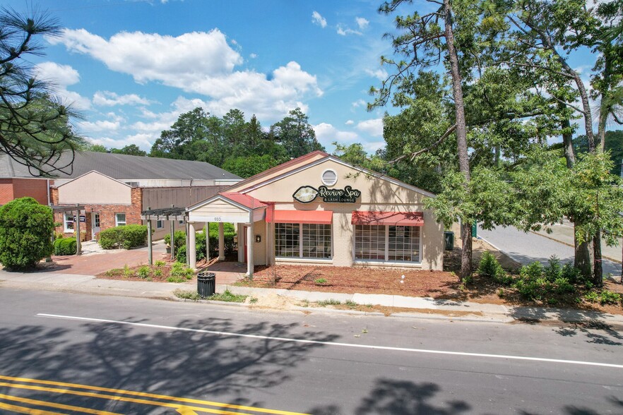 650 SW Broad St, Southern Pines, NC for lease - Building Photo - Image 1 of 8