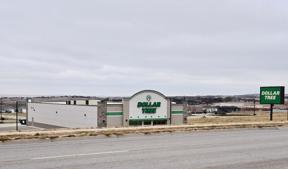 1910 Eastgate Ave, Pierre, SD à vendre - Photo du bâtiment - Image 2 de 16