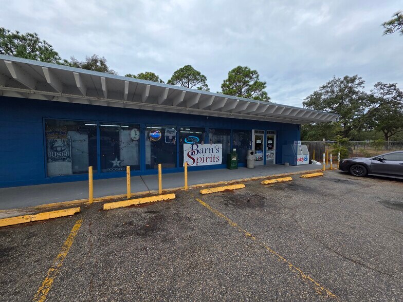 1306 Coastal Hwy, Panacea, FL à vendre - Photo du bâtiment - Image 2 de 12