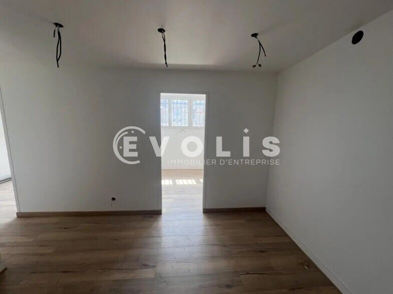 Bureau dans Saint-Maur-des-Fossés à louer - Photo intérieure - Image 3 de 9