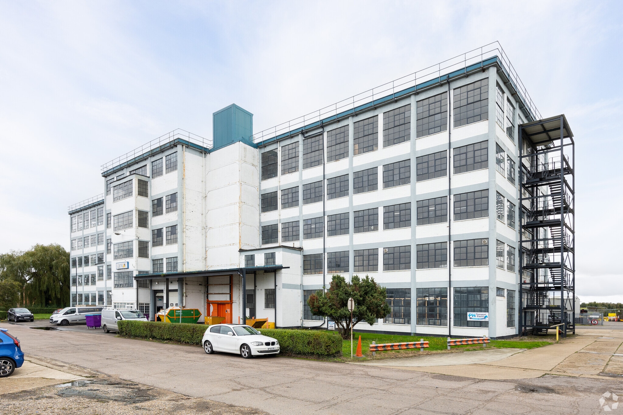 Princess Margaret Rd, Tilbury for lease Primary Photo- Image 1 of 4