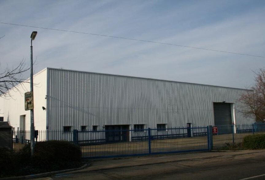 1182-1184 Lincoln Rd, Peterborough à louer - Photo du bâtiment - Image 2 de 3