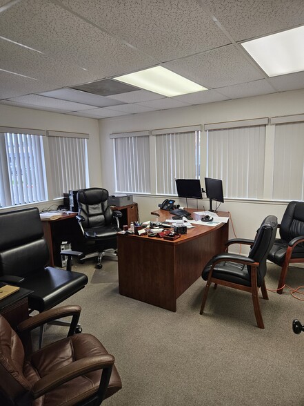 1098 Melody Ln, Roseville, CA for lease - Interior Photo - Image 3 of 7