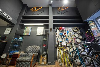 Plus de détails pour Multi-résidentiel à vendre