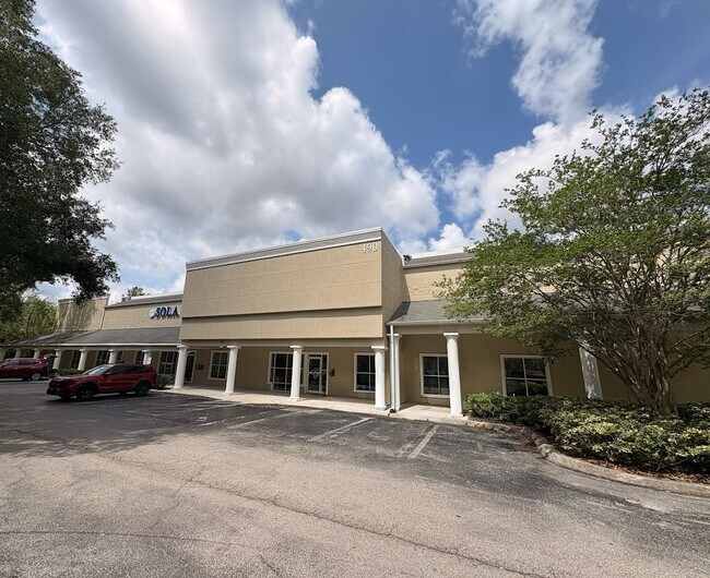 Plus de détails pour 490 NW 60th St, Gainesville, FL - Commerce de détail à louer
