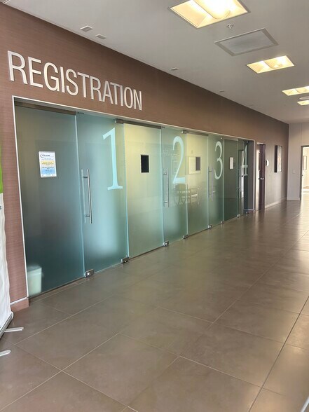17067 S 71 Hwy, Belton, MO à louer - Photo intérieure - Image 2 de 9