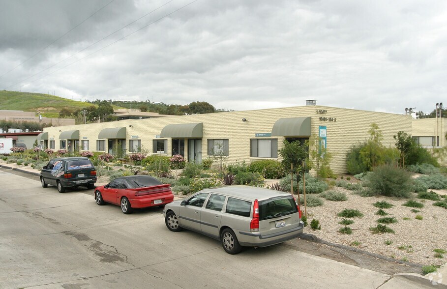 10461-10475 Roselle St, San Diego, CA à louer - Photo du bâtiment - Image 3 de 5