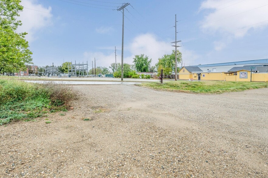 600 Fishermans Rd, Saint Joseph, MI for sale - Building Photo - Image 2 of 63